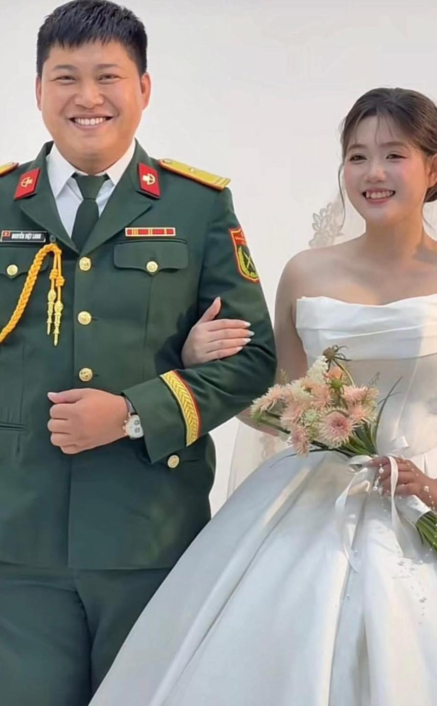 Mũi trưởng Long tung ảnh cưới nét căng, nói đúng một chữ khi công khai nhan sắc cô dâu - Ảnh 5.