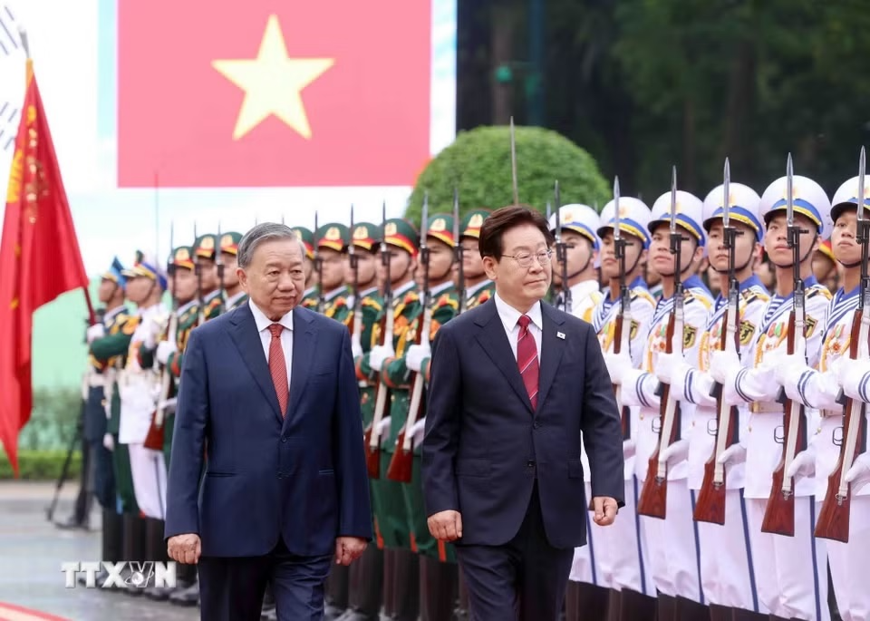 Tổng thống Hàn Quốc đăng video sang thăm Việt Nam lên TikTok: Góc quay đầy ấn tượng về dải đất hình chữ S- Ảnh 4.