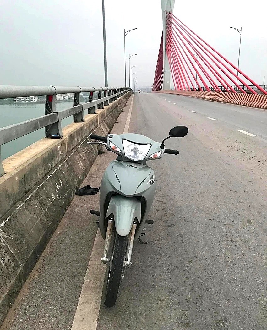 Tìm thấy thi thể người đàn ông 34 tuổi để lại xe máy trên cầu rồi mất tích, xót xa hoàn cảnh gia đình - Ảnh 1.