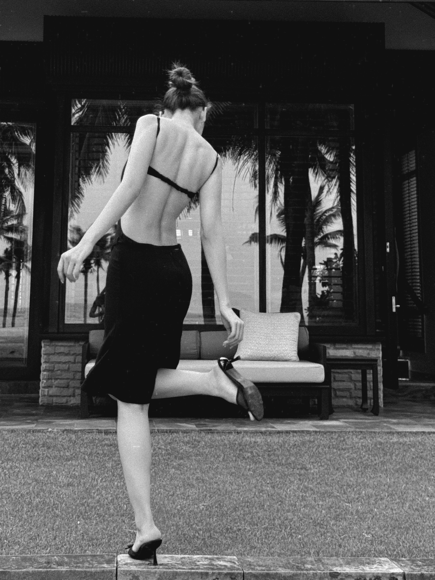 "Mỹ nhân đẹp nhất Việt Nam" mở bát dịp lễ, không cần bikini nhưng vẫn khiến dân tình "khó thở"- Ảnh 7.