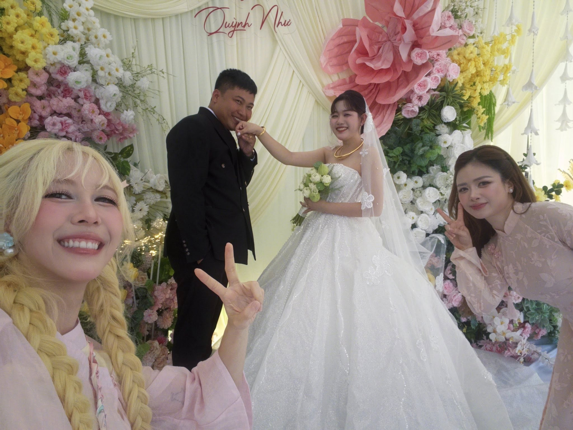 Hậu Hoàng xinh xắn tại đám cưới Mũi trưởng Long, nói 1 câu rõ thái độ vụ "đẩy thuyền" suốt 5 năm- Ảnh 4.