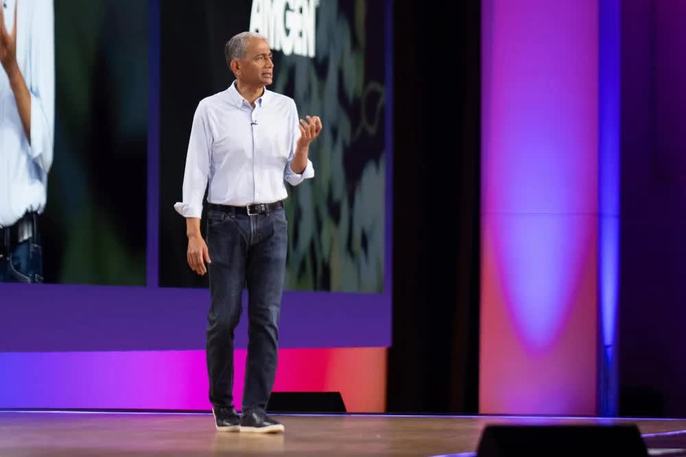 Lãnh đạo Microsoft: AI cũng sẽ phải mua bản quyền phần mềm như con người- Ảnh 1.