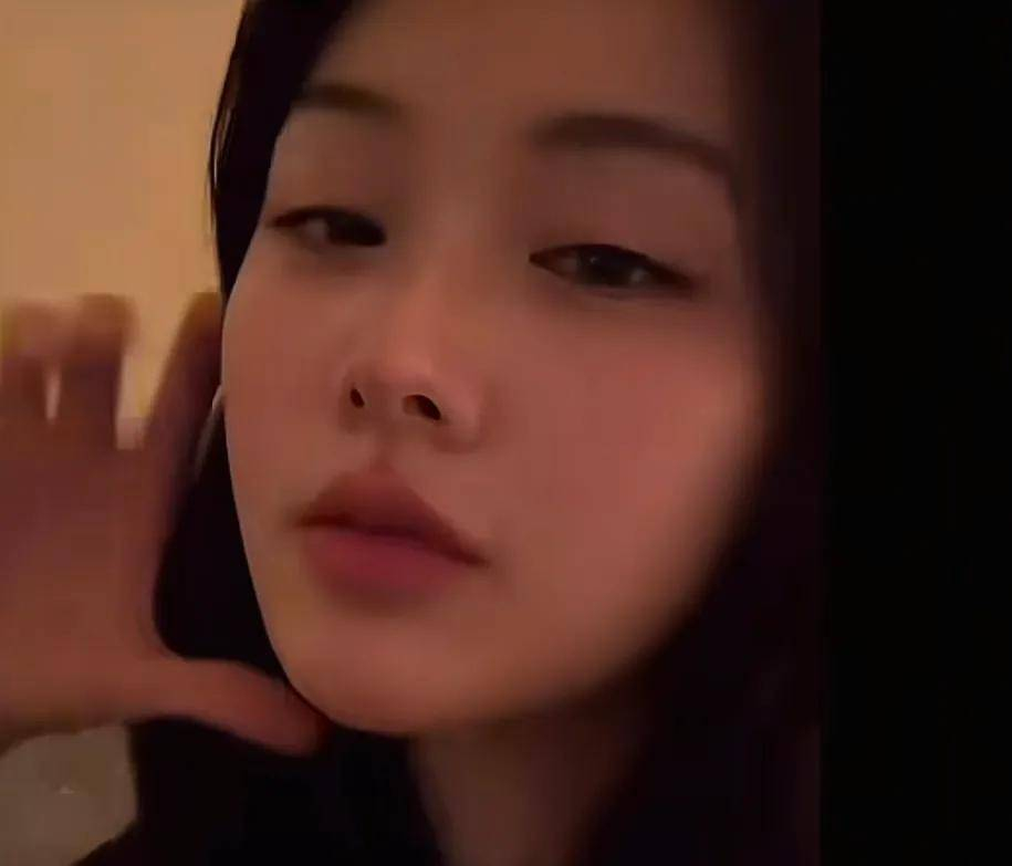 Không ai dám nhìn vào mặt của Trịnh Sảng- Ảnh 1.