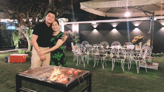Trai nghèo miền Tây nay là ngôi sao showbiz: Sở hữu biệt thự 40 tỷ xa hoa, còn tậu cả cơ ngơi 25 tỷ tặng bố mẹ- Ảnh 31.