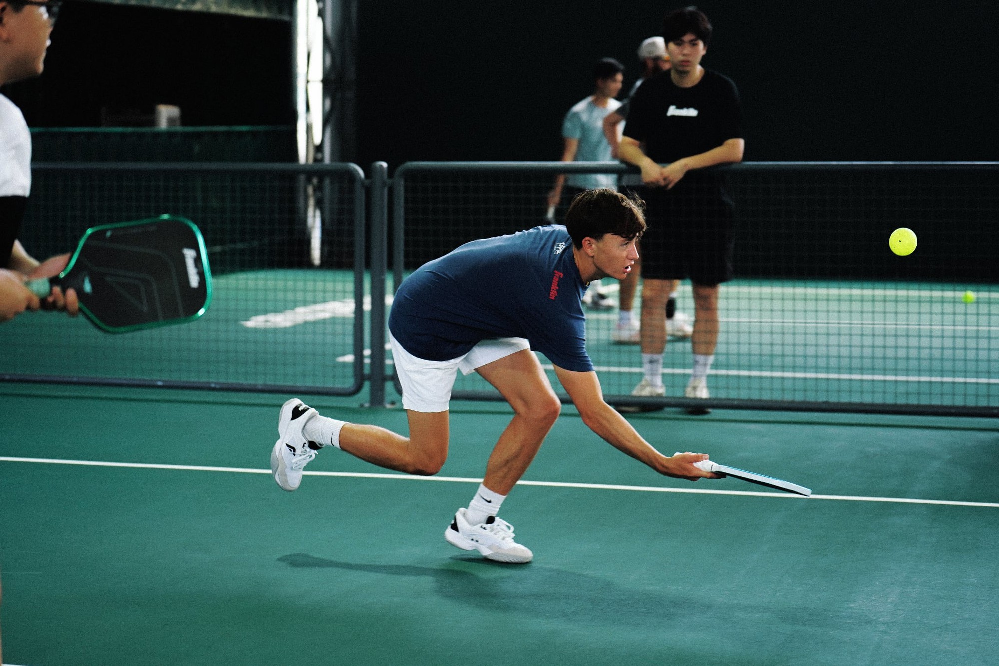 Bắt gặp ngôi sao pickleball Patriquin đi "xé vé" tại TP.HCM- Ảnh 11.