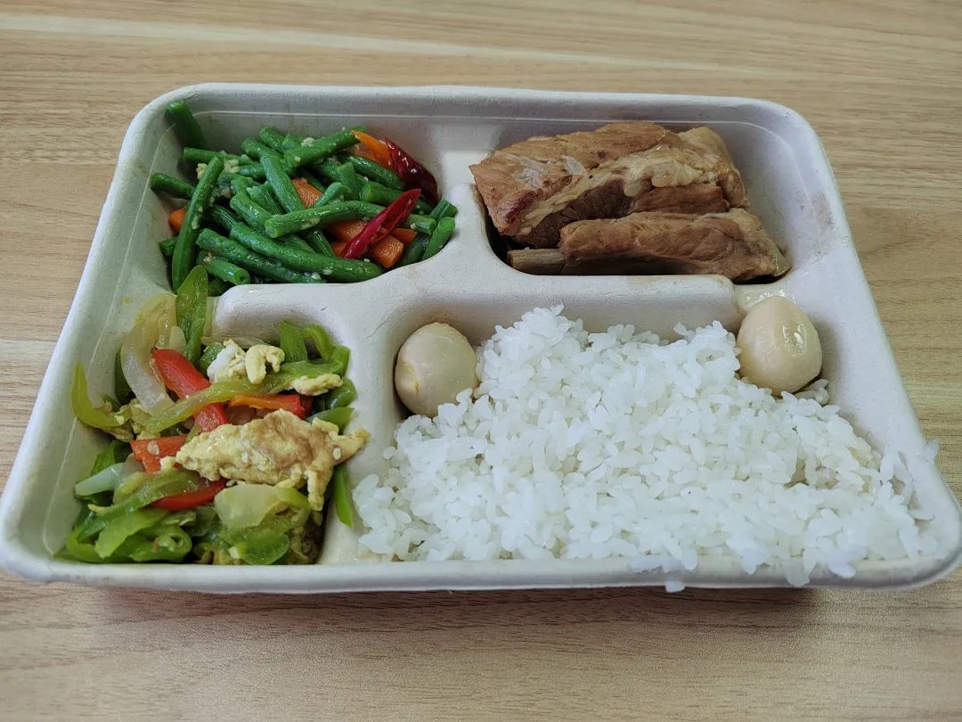 Sáng uống Starbucks 45k, trưa đặt đồ ăn, tối eat clean cho đẹp dáng: Cách cô gái 30 tuổi ăn cả tháng không hết 5 triệu! - Ảnh 3.