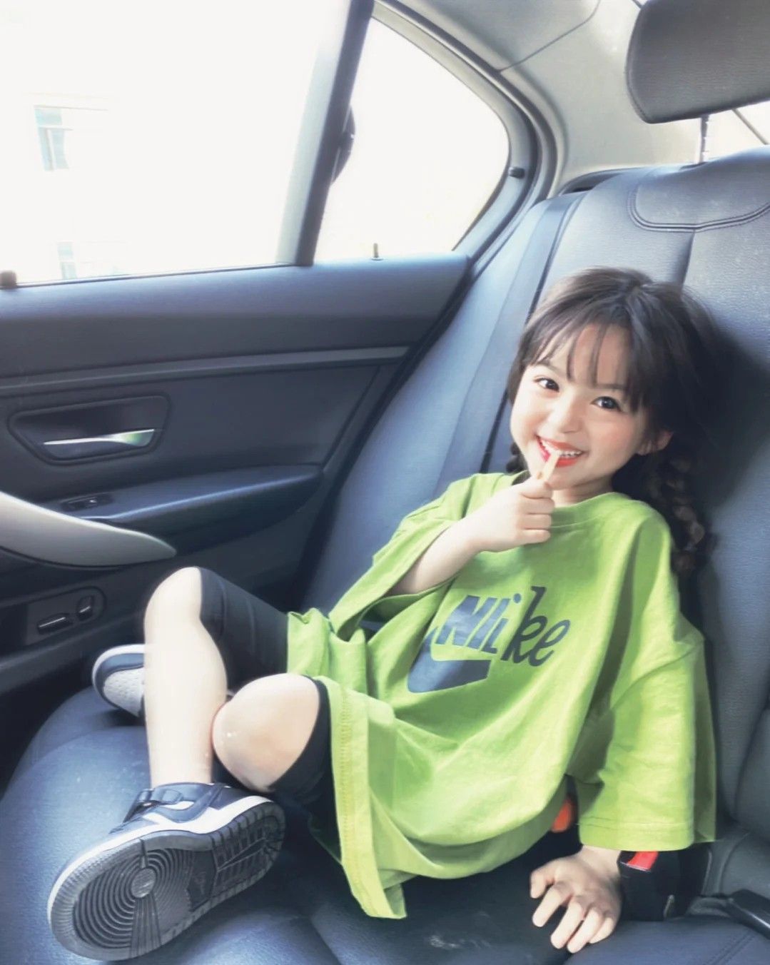 3 đặc điểm tâm lý của đứa trẻ thích màu xanh lá - Ảnh 1.