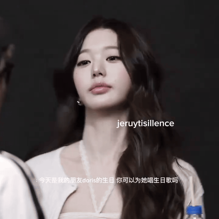 Chưa qua drama tranh center, công chúa Kpop lại bị soi chỉnh ảnh đến cong cả ghế- Ảnh 6.