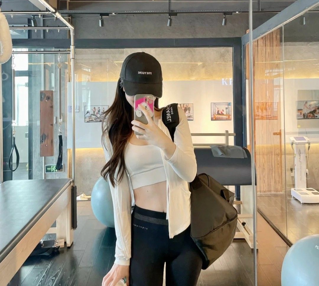 30 tuổi, tôi chi tiền cho những thứ “không ai trầm trồ”: Ngày đi làm mặc bộ đồ vài trăm nghìn, tối về ngủ trên chiếc đệm 30 triệu đồng- Ảnh 3.