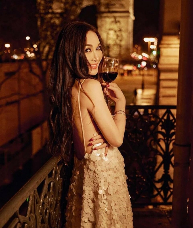 Nàng "Đát Kỷ" quyến rũ nhất màn ảnh tuổi 60 vẫn trẻ mướt, da căng: Rất chăm ăn 1 món chống nắng, bơm retinol, chợ Việt quanh năm có - Ảnh 3.