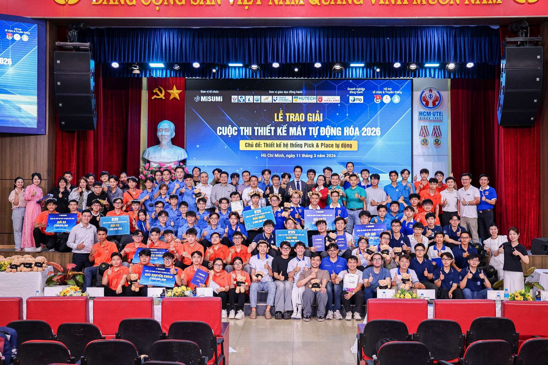 Gặp nhóm 5 chàng trai giành giải Nhất tại cuộc thi Thiết kế Máy tự động hóa 2026: 48 giờ không ngủ và 6 tuần bứt tốc- Ảnh 1.