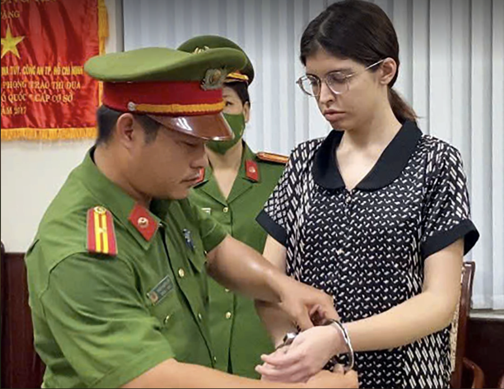 Ca sĩ Chi Dân rủ bạn hùn tiền mua ma tuý, người mẫu An Tây rủ trợ lý quay Tiktok cùng 