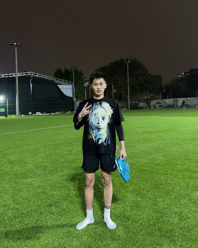 "Boy phố" An Thuyên có tương tác cực tình với Phương Ly là ai?- Ảnh 8.