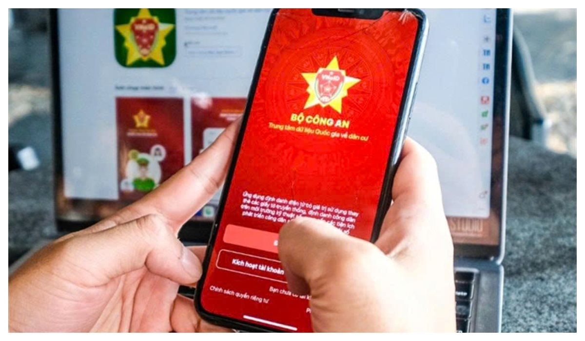 Công an ra thông báo quan trọng liên quan đến VNeID, người dân cần chú ý - Ảnh 1.