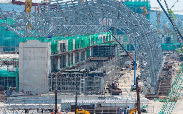 Đại gia gốc Thanh Hóa xây vòm thép lớn nhất hành tinh góp mặt tại công trình APEC 2027: Mái thép 12.000 tấn, vượt nhịp 81m không cột, công nghệ Thụy Sĩ góp sức