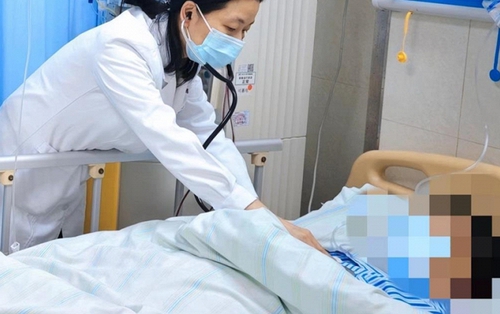 Nữ sinh lớp 10 phát hiện mắc ung thư gan, bác sĩ cảnh báo thói quen "nuôi tế bào ung thư" của nhiều người - Ảnh 2.