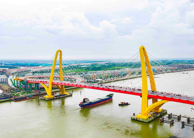 Cây cầu 2.300 tỷ do doanh nghiệp của tỷ phú Phạm Nhật Vượng xây dựng, sở hữu kỷ lục chưa từng có về tốc độ xây dựng công trình bắc qua sông Cấm