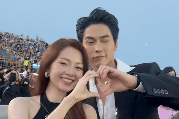 Mẹ phán chia tay nhưng tổng tài vẫn dắt tiểu kiều thê đi đu concert: Cả Việt Nam đẹp nhất chính là đôi này- Ảnh 2.