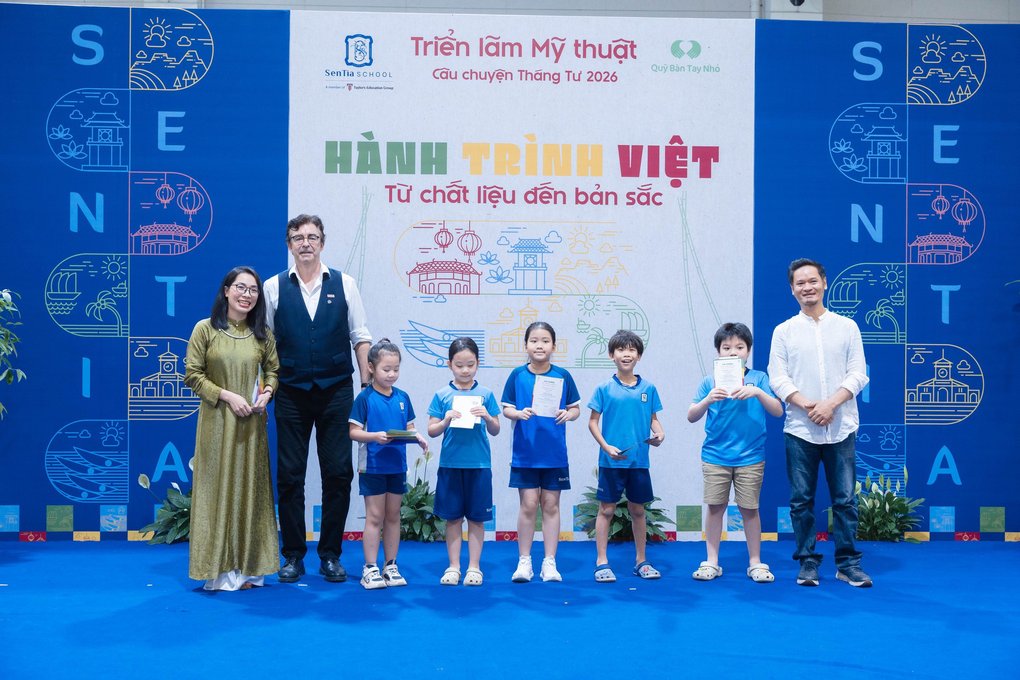 Triển lãm "Câu chuyện Tháng Tư": Học sinh khiến người lớn bất ngờ khi "kể lại" cả một Việt Nam bằng góc nhìn rất khác- Ảnh 2.