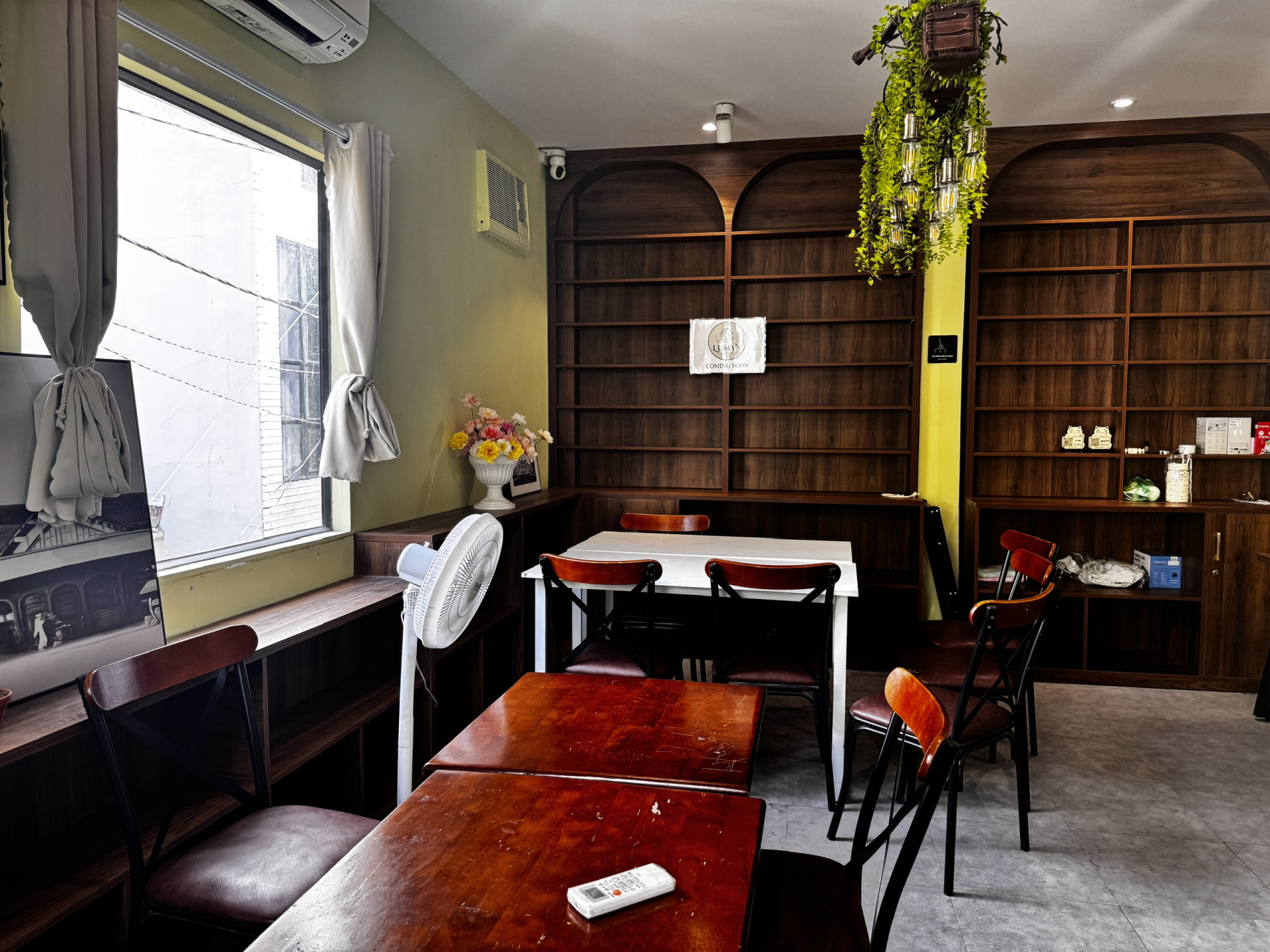 CLIP Đến quán cà phê 