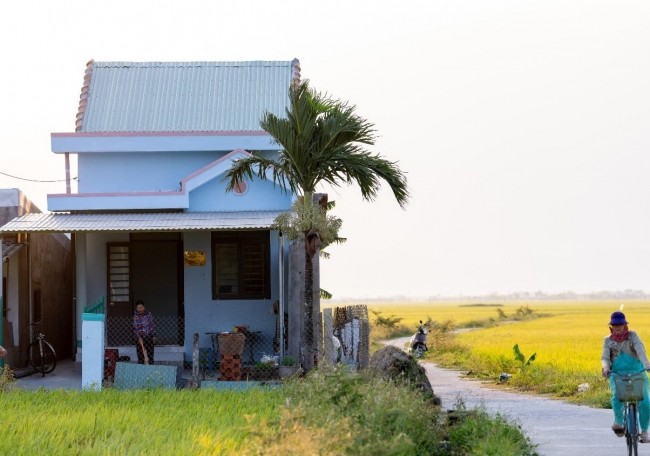 Bàn giao nhà ở an toàn cho người dân chịu ảnh hưởng bởi thiên tai tại Đắk Lắk