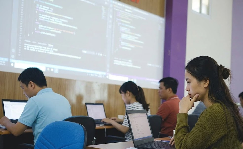 VN-Index tiếp tục tăng điểm- Ảnh 1.