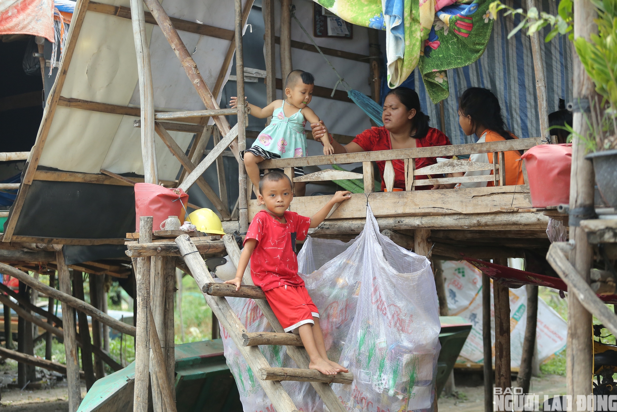 Chật vật mưu sinh ở “xóm Việt kiều” ven Hồ Dầu Tiếng - Ảnh 3.