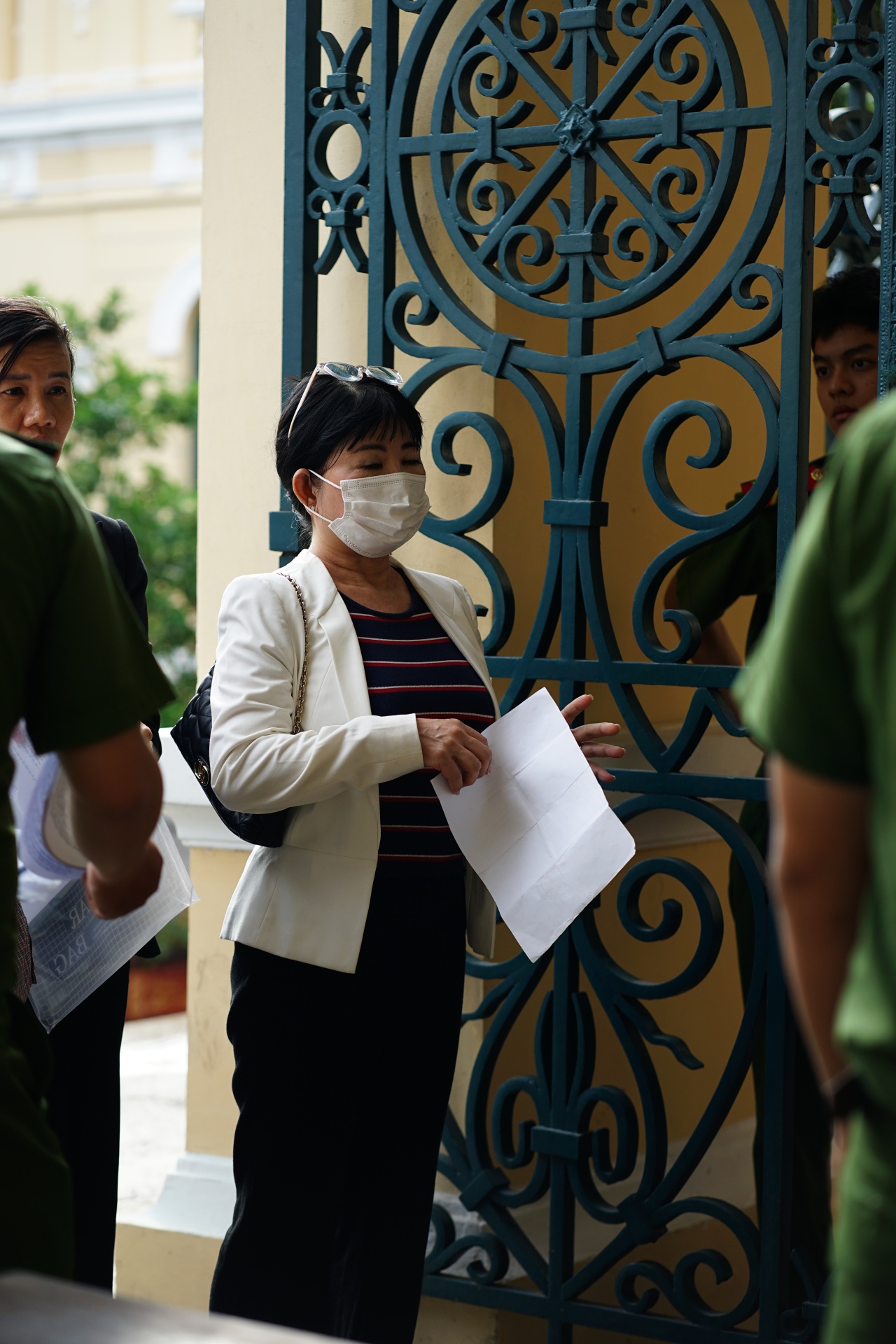 Những hình ảnh của cựu CEO Quốc Cường Gia Lai Nguyễn Thị Như Loan tại phiên toà sáng nay- Ảnh 5.