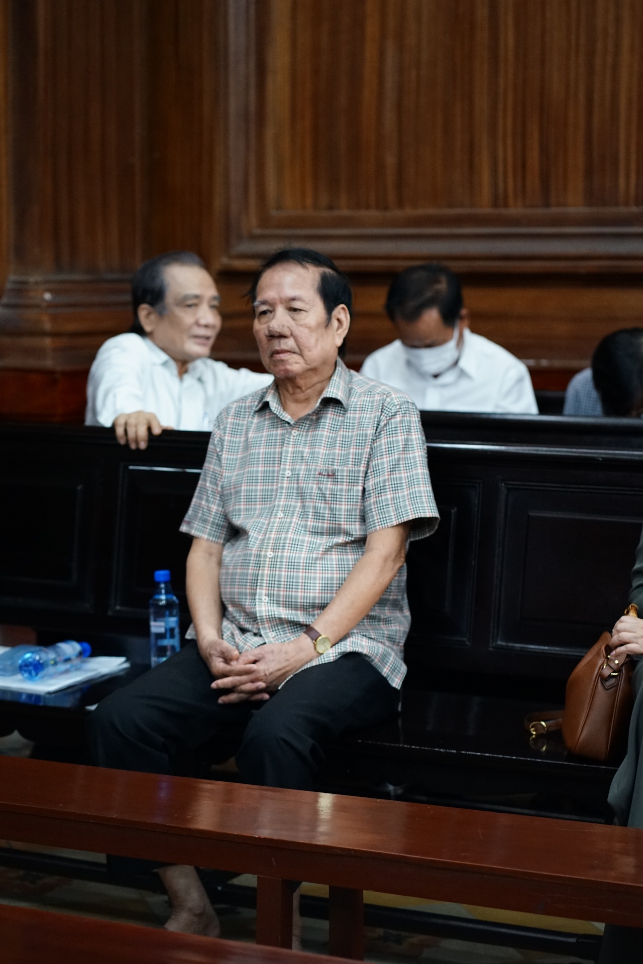 Những hình ảnh của cựu CEO Quốc Cường Gia Lai Nguyễn Thị Như Loan tại phiên toà sáng nay- Ảnh 4.