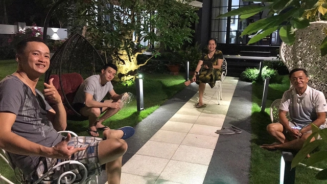 Trai nghèo miền Tây nay là ngôi sao showbiz: Sở hữu biệt thự 40 tỷ xa hoa, còn tậu cả cơ ngơi 25 tỷ tặng bố mẹ- Ảnh 30.