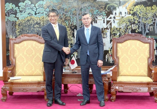 Bộ trưởng Bộ Tài chính Ngô Văn Tuấn tiếp Đại sứ Nhật Bản tại Việt Nam Ito Naoki