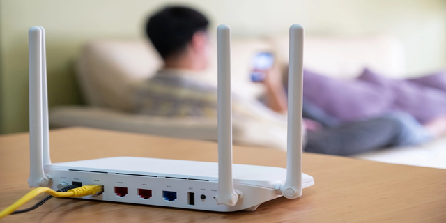 Công an có thông báo quan trọng tới người dân đang sử dụng thiết bị phát WiFi này - Ảnh 1.
