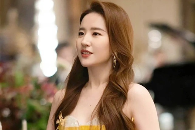 Trên đời có duy nhất 1 người cười hở lợi vẫn đẹp khủng khiếp, đẻ sớm 1.000 năm thì giai nhân thời cổ đều phải làm nền- Ảnh 7.