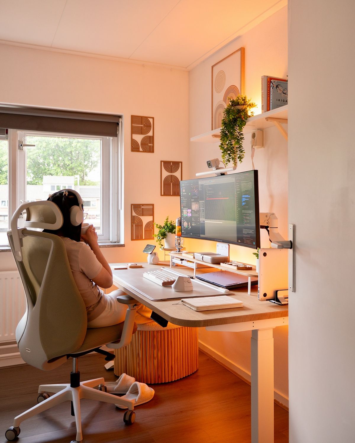 30 tuổi, tôi chi tiền cho những thứ “không ai trầm trồ”: Ngày đi làm mặc bộ đồ vài trăm nghìn, tối về ngủ trên chiếc đệm 30 triệu đồng- Ảnh 2.