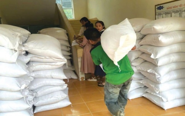 Xuất cấp bổ sung gần 140 tấn gạo dự trữ quốc gia hỗ trợ học sinh ở Cà Mau và Gia Lai