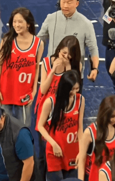 Cuối cùng cũng có ngày "công chúa Kpop" kém sắc, bị mỹ nhân đẹp như minh tinh điện ảnh giật sạch spotlight- Ảnh 1.