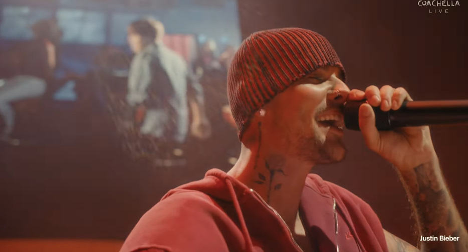 Cô gái may mắn nhất được Justin Bieber ôm chầm ở Coachella, cả thế giới "phát điên" với hoàng tử nhạc Pop hôm nay! - Ảnh 7.