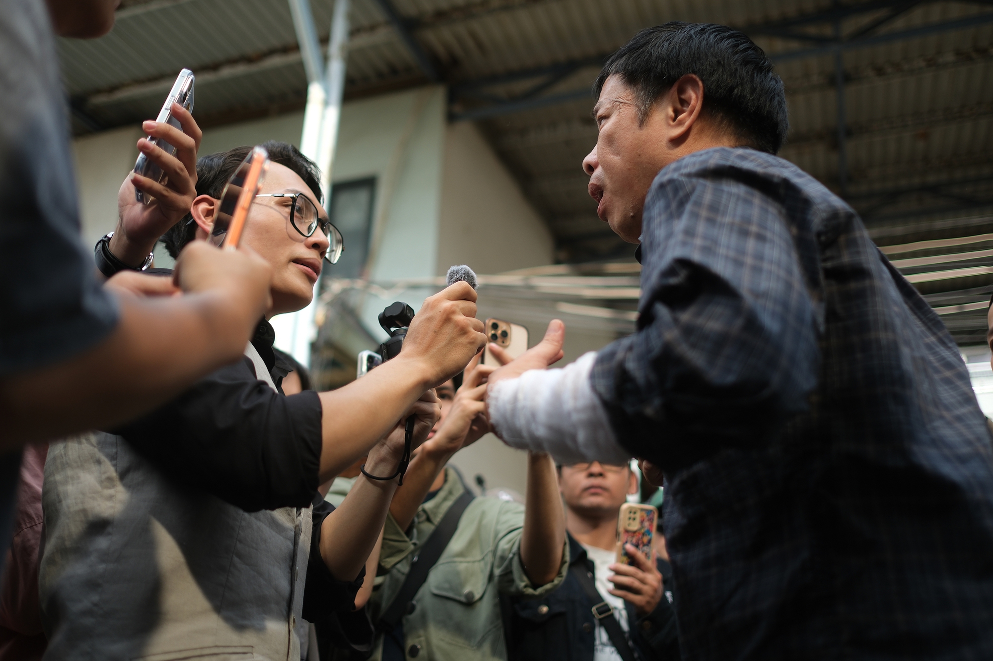 Review cực nóng Anh Hùng: Thái Hòa xứng tầm "nóc nhà" diễn xuất, một cái tên gây ức chế cực độ- Ảnh 10.