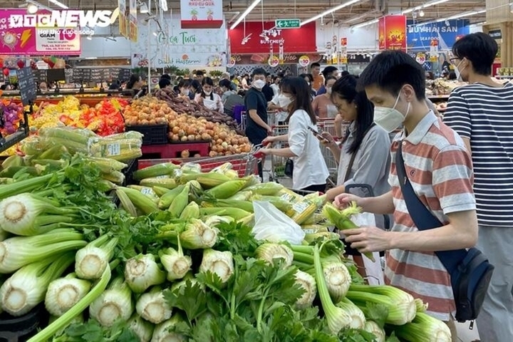 Sống ở nơi đắt đỏ nhất nước: Lương 10 triệu không trụ nổi, 30 triệu cũng khó thở- Ảnh 2.
