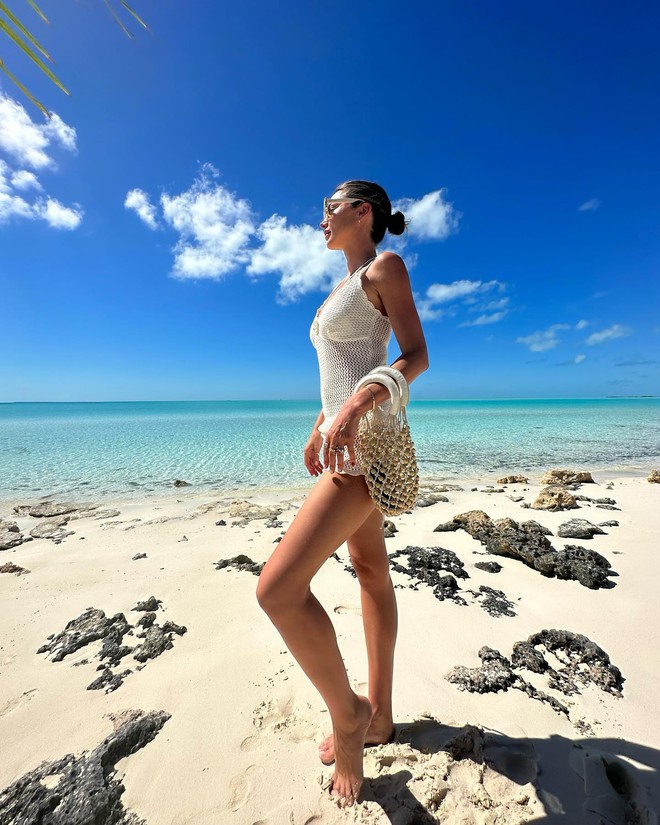 Gái 4 con Miranda Kerr U45 vẫn đẹp như tượng tạc khiến MXH dậy sóng: Chưa từng biết đến ăn kiêng!- Ảnh 9.