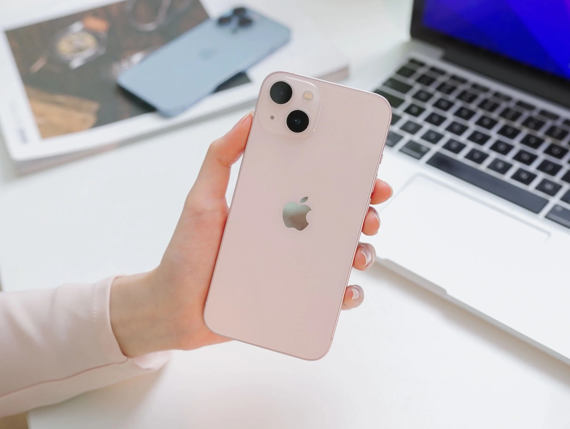 Mẫu iPhone đang giảm còn nửa giá, rẻ nhất lúc này- Ảnh 2.