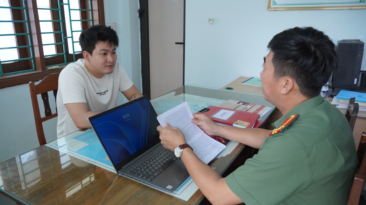 Cảnh báo thủ đoạn lừa đảo qua mặt xác thực sinh trắc học: 15 người sử dụng sim Vinaphone mất 3 tỷ đồng chỉ trong 24h- Ảnh 2.