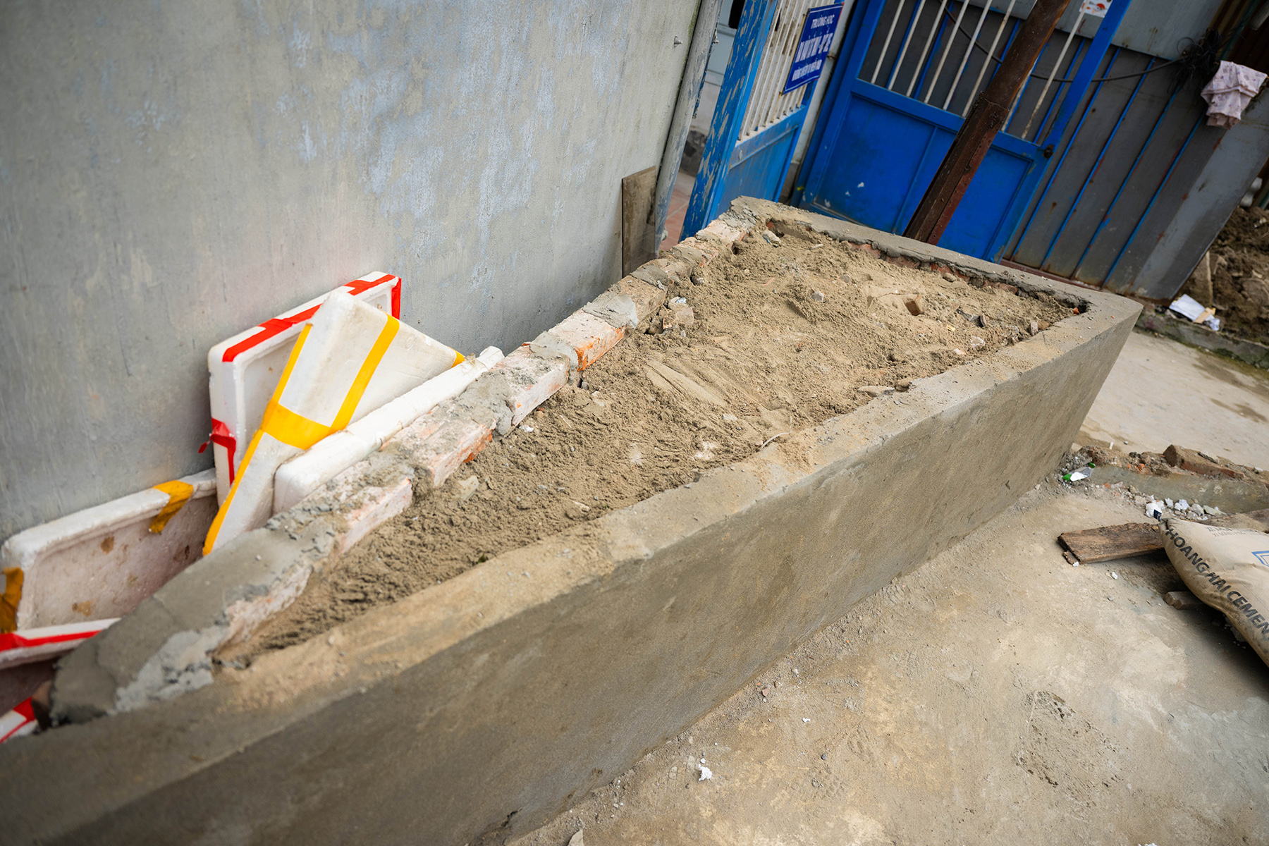 Cận cảnh loạt nhà siêu mỏng, siêu méo trên tuyến đường 500m ở Hà Nội- Ảnh 11.