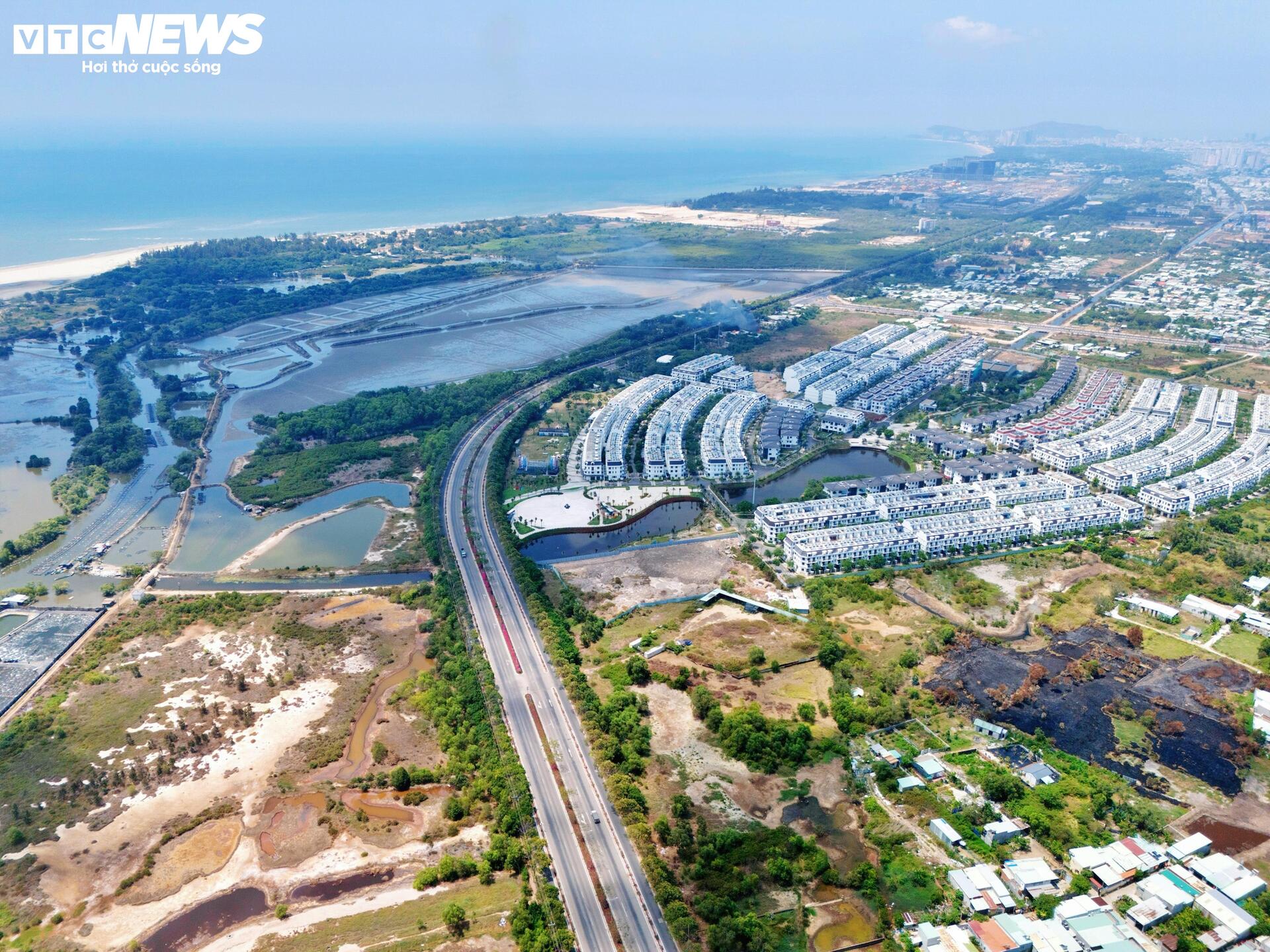 Đường nối ra biển đẹp nhất TP.HCM trước ngày mở rộng 8 làn xe- Ảnh 10.