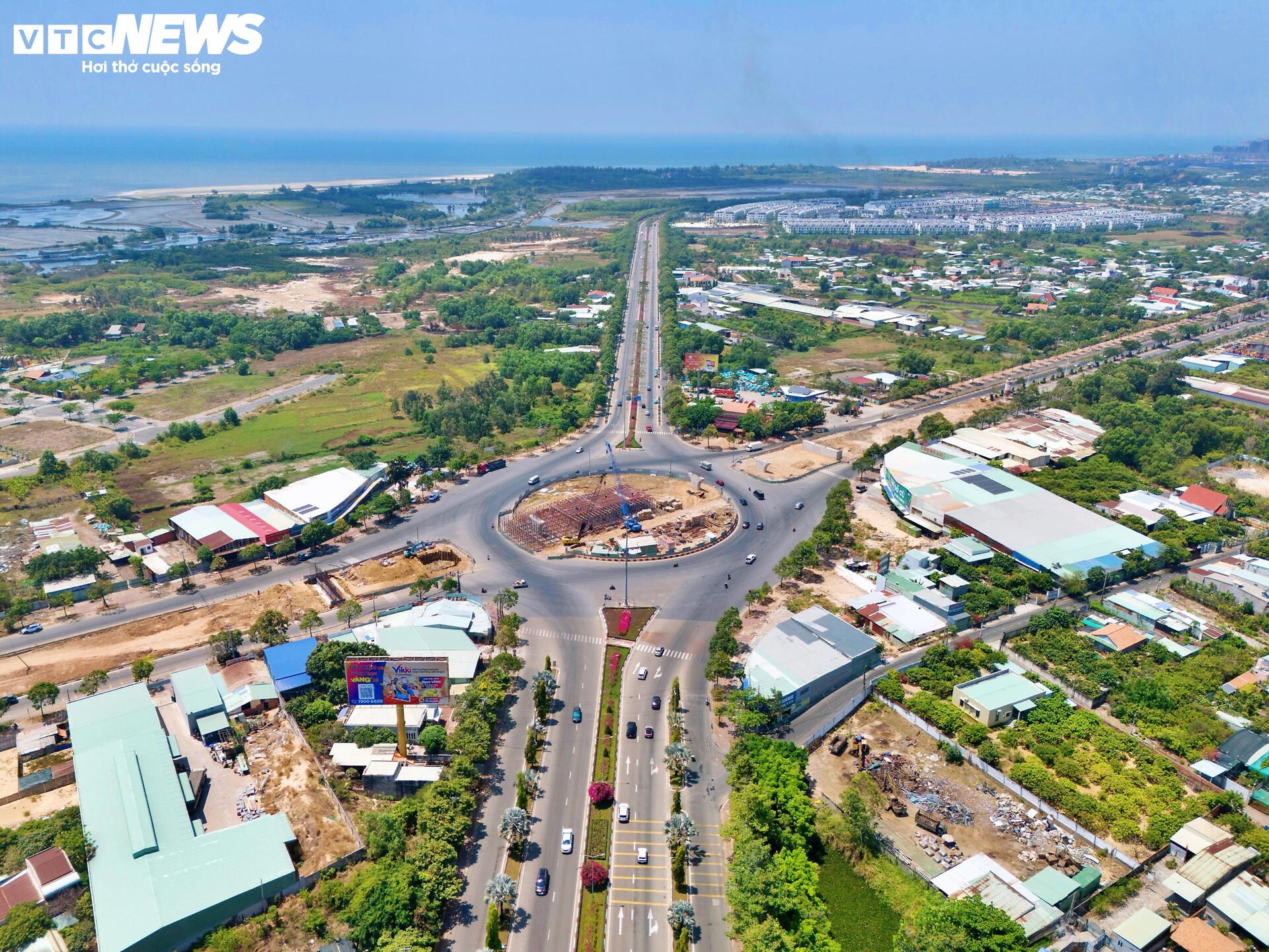 Đường nối ra biển đẹp nhất TP.HCM trước ngày mở rộng 8 làn xe- Ảnh 1.