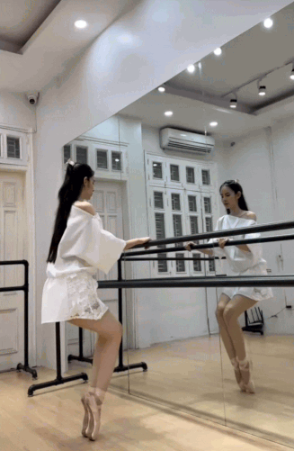 Con dâu cựu chủ tịch, “phó giám đốc” trong phim Việt để lộ ảnh trong phòng tập: Giàu, đẹp, vẫn kỷ luật- Ảnh 2.