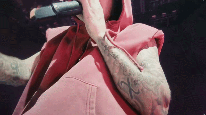 Thiên hạ đệ nhất yêu vợ gọi tên Justin Bieber, tuyên bố công khai: "Em yêu, anh yêu em. Bài hát này dành cho em!"- Ảnh 1.