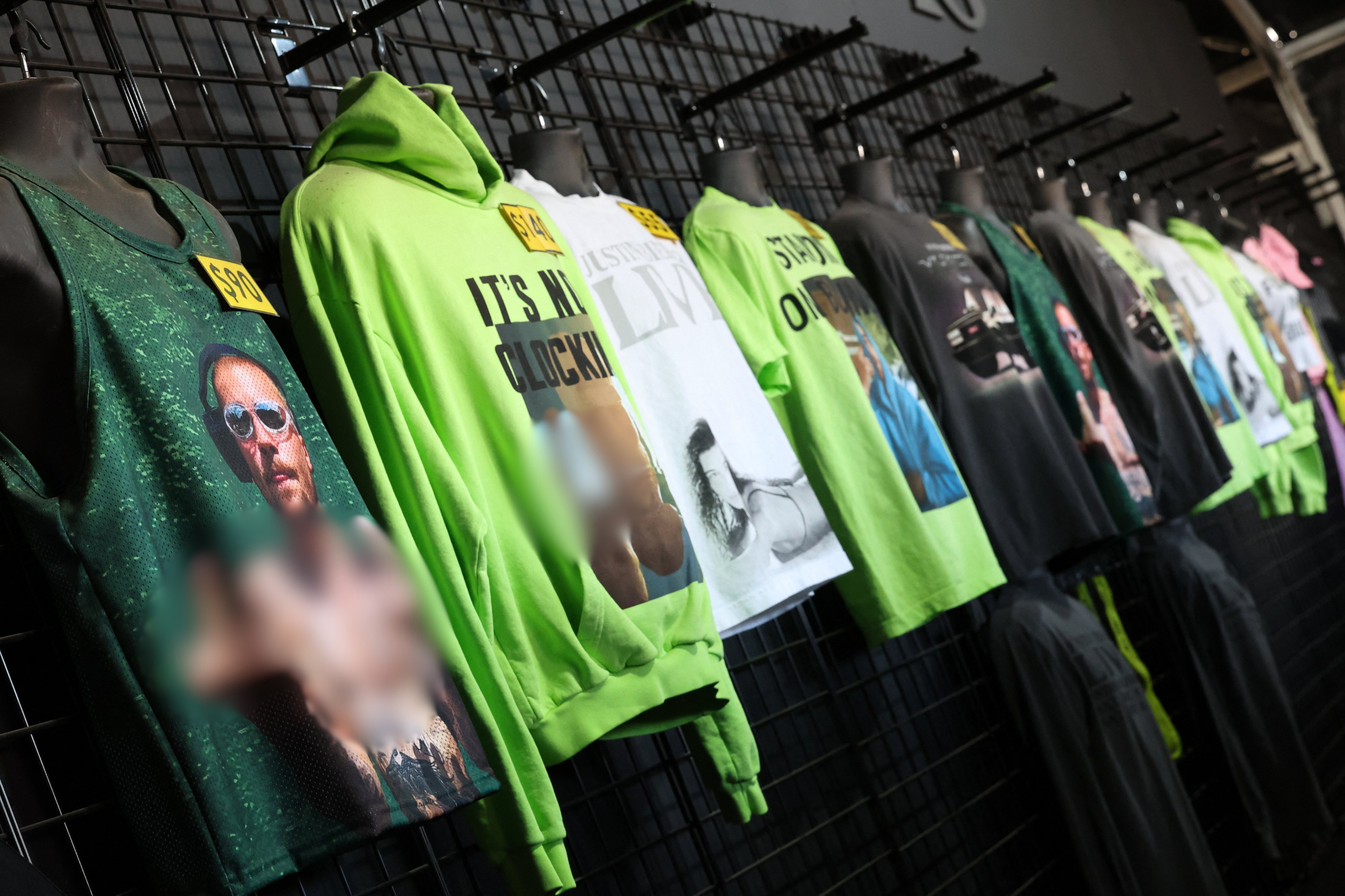 Hơn 50 nghìn người thả tim cho cô gái lạ đứng giữa Coachella tự xưng là "bà Bieber"- Ảnh 5.