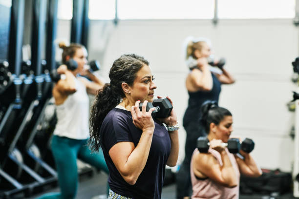 Tập tạ: "Cái bẫy" trọng lượng và những sai lầm khiến gymer tập mãi không đẹp- Ảnh 2.