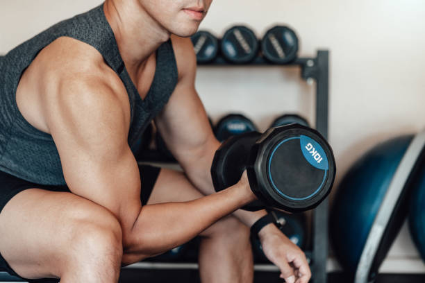 Tập tạ: "Cái bẫy" trọng lượng và những sai lầm khiến gymer tập mãi không đẹp- Ảnh 1.
